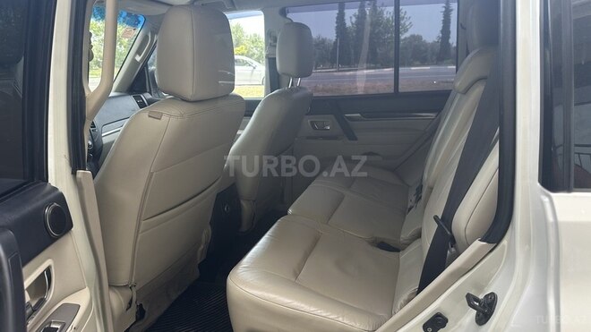 Mitsubishi Pajero 2012, 185,800 km - 3.5 л - Bakı
