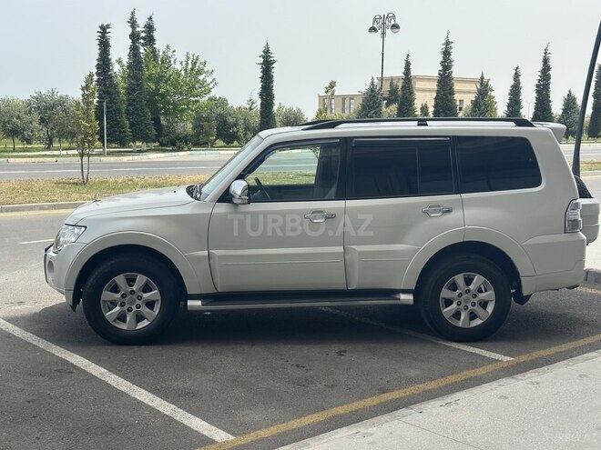 Mitsubishi Pajero 2012, 185,800 km - 3.5 л - Bakı