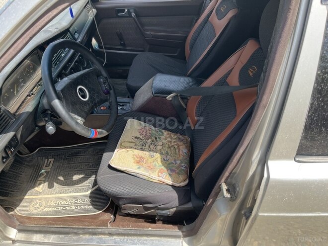 Mercedes 190 1990, 250,000 km - 2.0 l - Saatlı