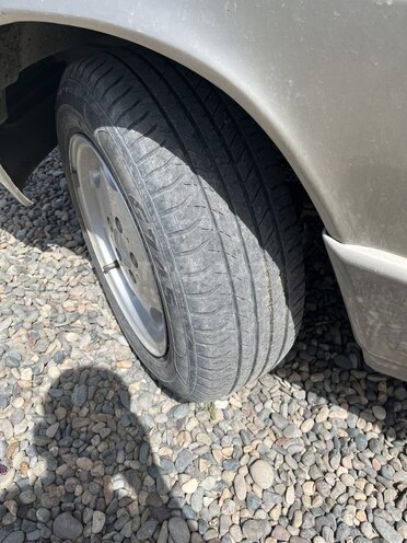 Mercedes 190 1990, 250,000 km - 2.0 l - Saatlı