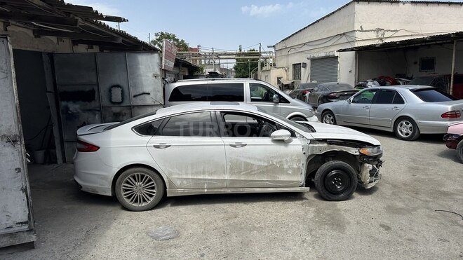 Ford Fusion (North America) 2015, 180,000 km - 2.0 l - Bakı