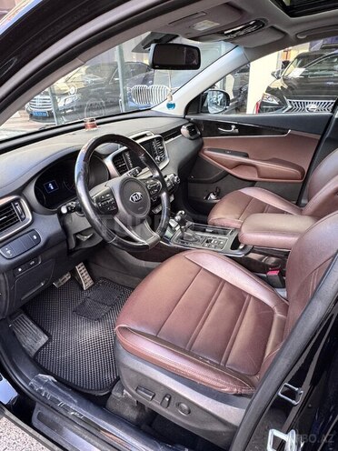 Kia Sorento-12