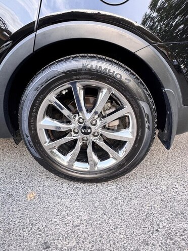 Kia Sorento-11