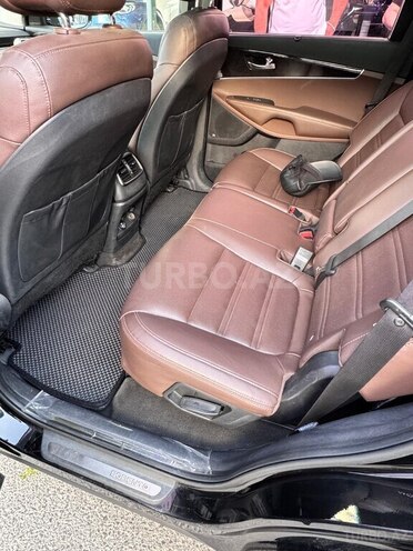 Kia Sorento-13