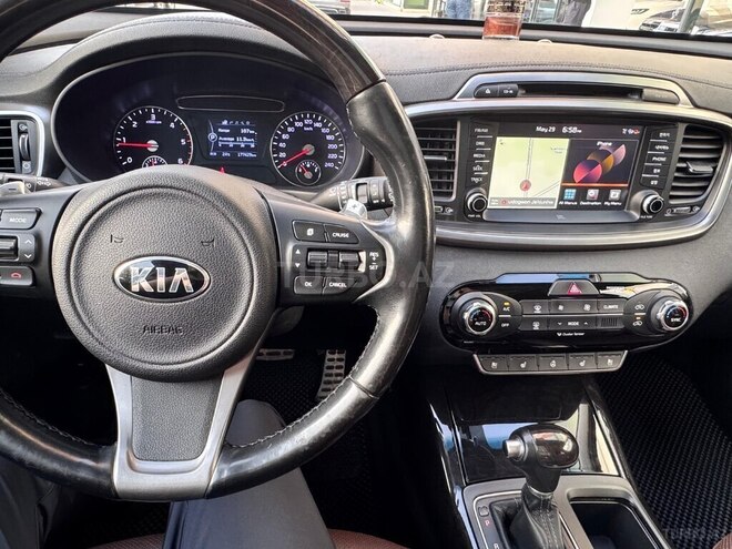 Kia Sorento-16