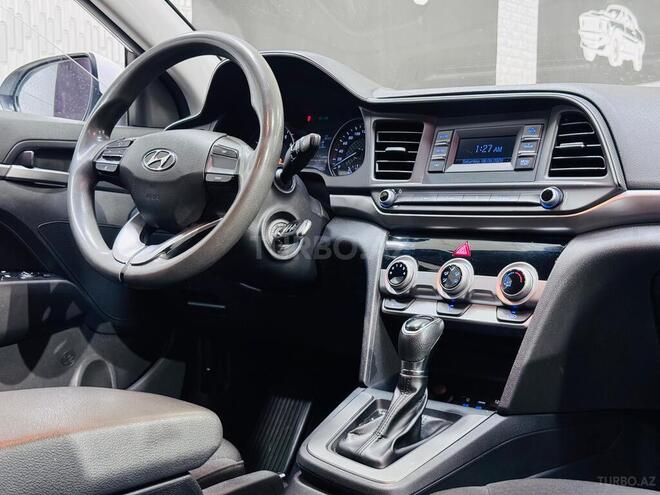 Hyundai Elantra-9