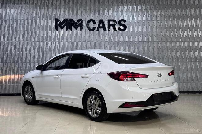Hyundai Elantra-8