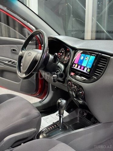Kia Rio-17