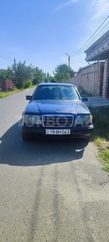 Mercedes E 250 1994, 875,746 km - 2.5 л - Füzuli