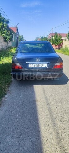Mercedes E 250 1994, 875,746 km - 2.5 л - Füzuli