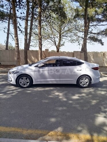 Hyundai Avante 2018, 128,000 km - 1.6 л - Bakı