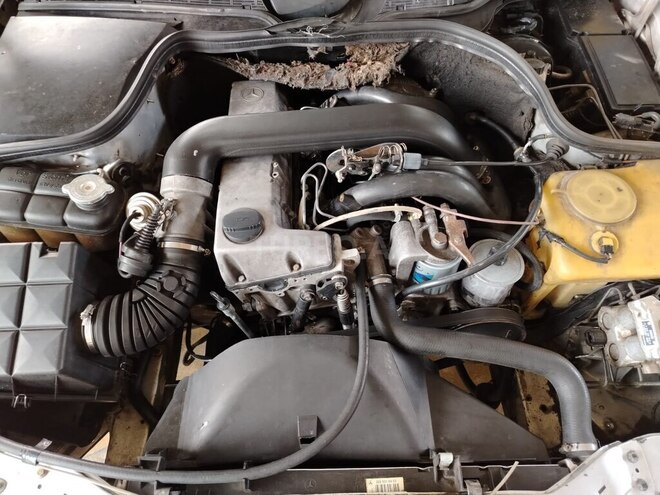 Mercedes C 200 d 1996, 275,468 km - 2.0 l - Bakı