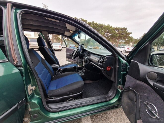 Opel Vectra 1997, 257,834 km - 1.6 l - Sumqayıt