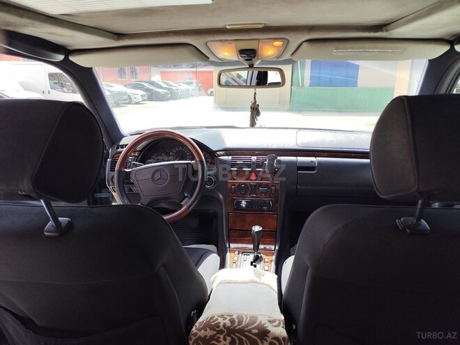 Mercedes E 240 1998, 584,800 km - 2.4 l - Bakı