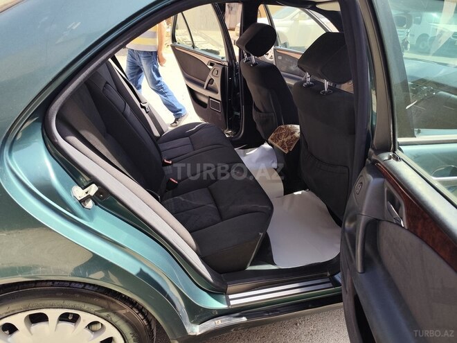 Mercedes E 240 1998, 584,800 km - 2.4 l - Bakı
