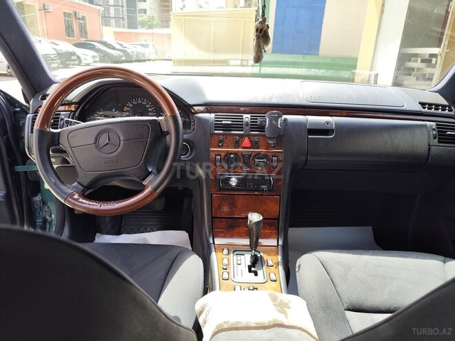 Mercedes E 240 1998, 584,800 km - 2.4 l - Bakı