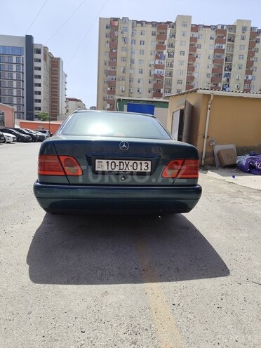 Mercedes E 240 1998, 584,800 km - 2.4 l - Bakı