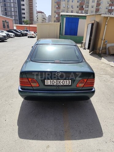 Mercedes E 240 1998, 584,800 km - 2.4 l - Bakı