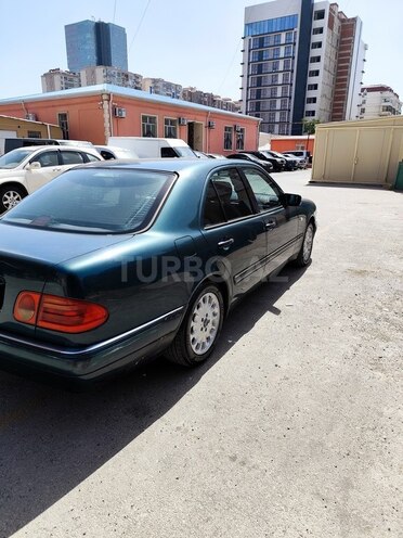 Mercedes E 240 1998, 584,800 km - 2.4 l - Bakı