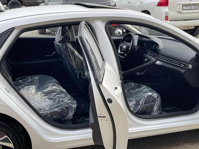 Hyundai Elantra-9