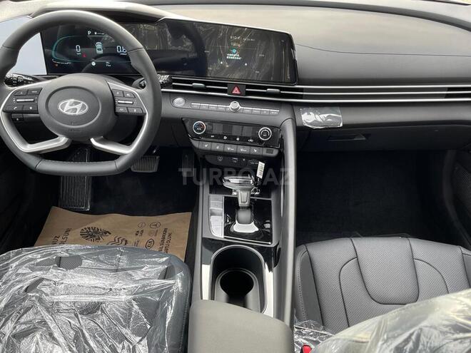 Hyundai Elantra-10