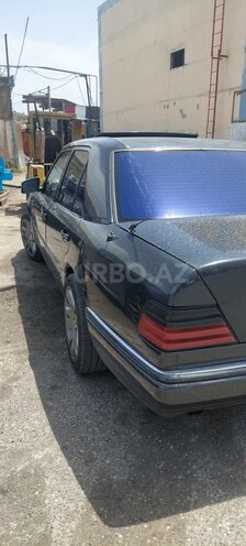 Mercedes E 220 1994, 560,268 km - 2.2 l - Bakı