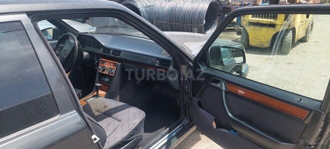 Mercedes E 220 1994, 560,268 km - 2.2 l - Bakı