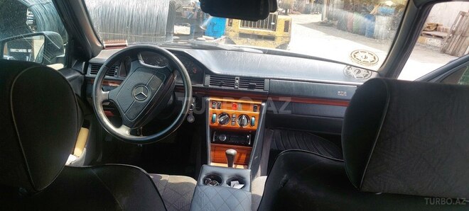 Mercedes E 220 1994, 560,268 km - 2.2 l - Bakı