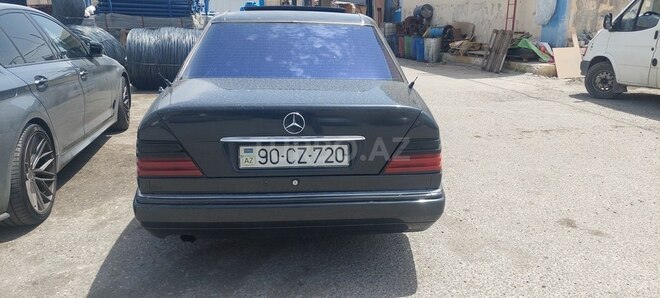 Mercedes E 220 1994, 560,268 km - 2.2 l - Bakı