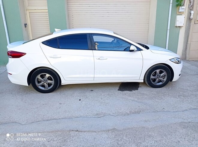 Hyundai Avante 2016, 170,000 km - 1.6 l - Bakı
