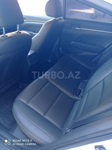 Hyundai Avante 2016, 170,000 km - 1.6 l - Bakı