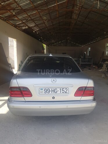 Mercedes E 240 1999, 243,800 km - 2.4 л - Goranboy