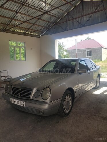 Mercedes E 240 1999, 243,800 km - 2.4 л - Goranboy