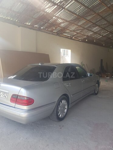 Mercedes E 240 1999, 243,800 km - 2.4 л - Goranboy