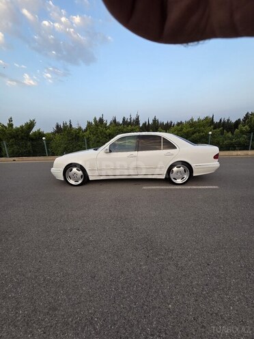 Mercedes E 320 2000, 523,000 km - 3.2 l - Horadiz