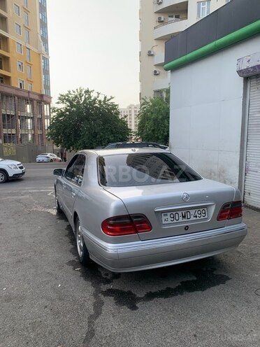 Mercedes E 240 2000, 380,000 km - 2.4 l - Bakı