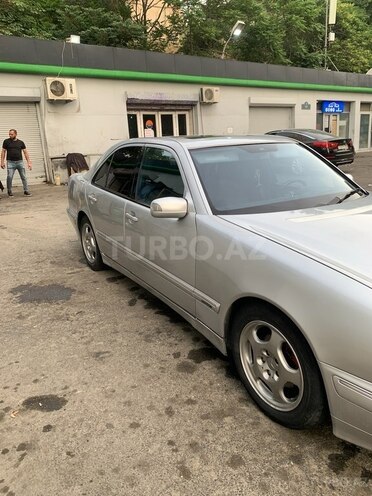 Mercedes E 240 2000, 380,000 km - 2.4 l - Bakı