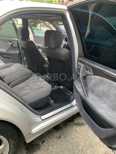 Mercedes E 240 2000, 380,000 km - 2.4 l - Bakı