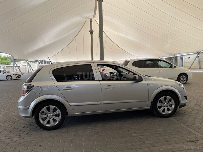 Opel Astra 2009, 176,000 km - 1.4 l - Bakı