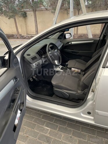 Opel Astra 2009, 176,000 km - 1.4 l - Bakı