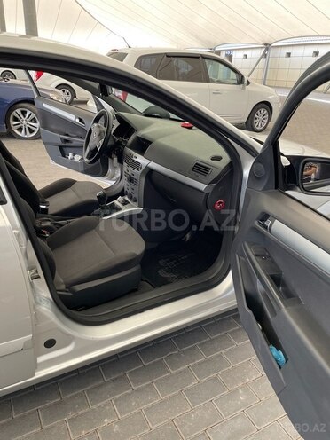 Opel Astra 2009, 176,000 km - 1.4 l - Bakı