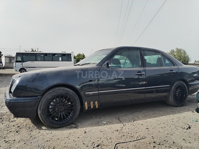 Mercedes E 280 1997, 289,000 km - 2.8 l - Bakı
