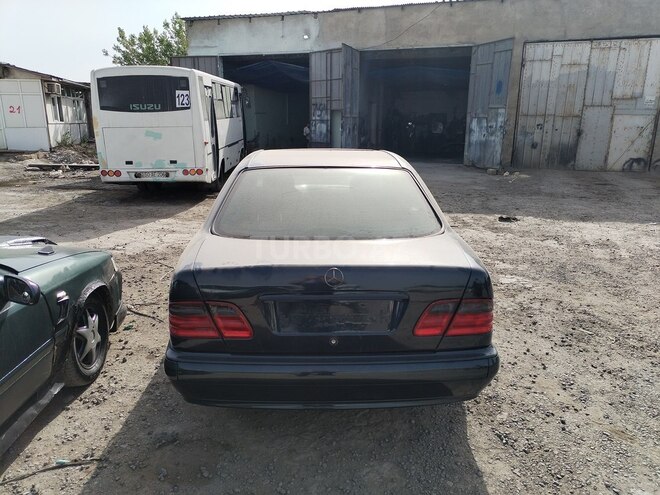 Mercedes E 280 1997, 289,000 km - 2.8 l - Bakı