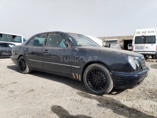Mercedes E 280 1997, 289,000 km - 2.8 l - Bakı
