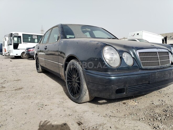 Mercedes E 280 1997, 289,000 km - 2.8 l - Bakı