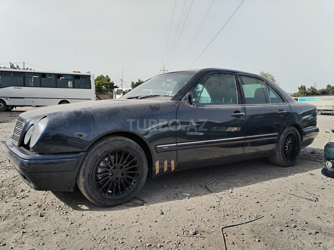 Mercedes E 280 1997, 289,000 km - 2.8 l - Bakı