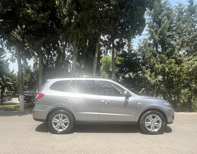 Hyundai Santa Fe-3