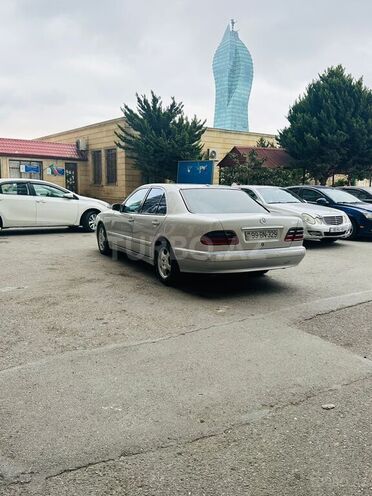 Mercedes E 220 d 2001, 523,330 km - 2.2 l - Bakı