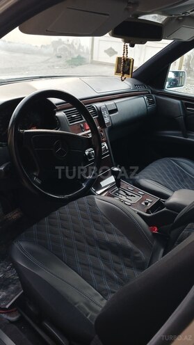 Mercedes E 200 1996, 286,000 km - 2.0 l - Bakı