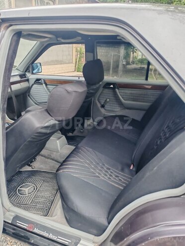 Mercedes E 220 1993, 111,111 km - 2.2 l - Gəncə
